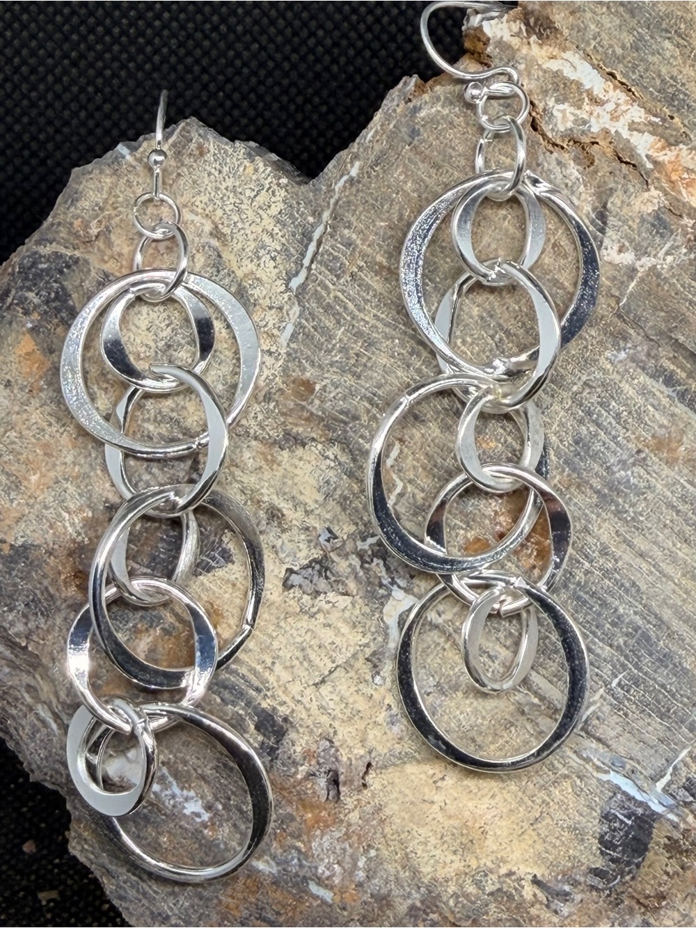 Modern cascading interlocking loops silver tone long trending earrings - Picture 3 of 3